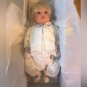 Doll Lee Middleton ‘Buds and Bows’.